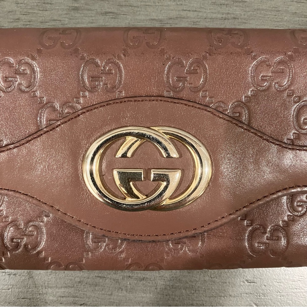 Gucci Brown Embossed Leather Clutch with Gold Chain - Picture 4 of 13
